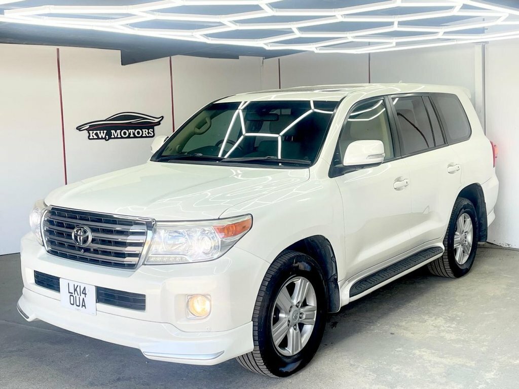 Toyota Land Cruiser Estate White #6