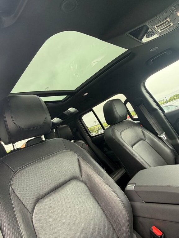 Land Rover Defender 110 X-dynamic Se Red #8