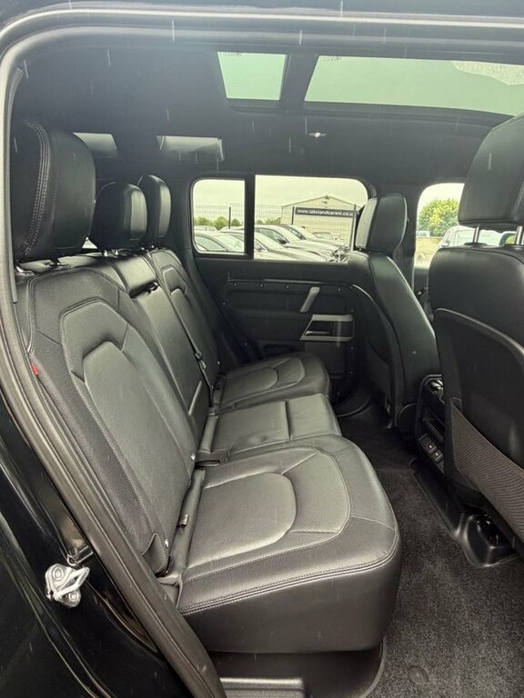 Land Rover Defender 110 X-dynamic Se Red #10