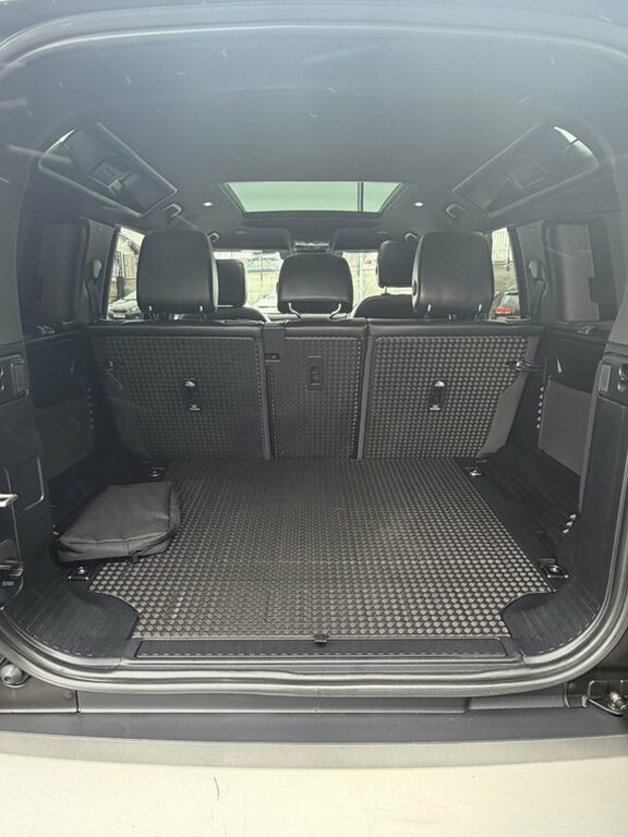 Land Rover Defender 110 X-dynamic Se Red #11