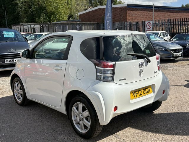 Toyota IQ 1.0 Vvt-i Hatchback Euro 5 68 P White #4