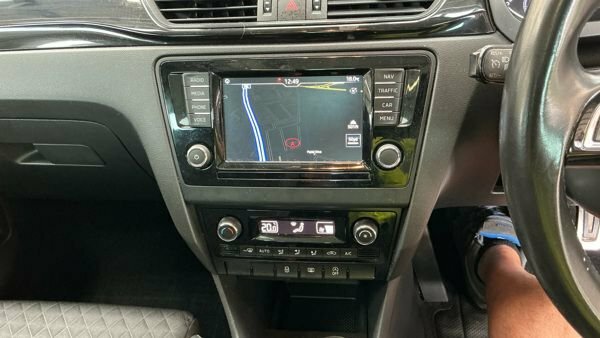 Skoda Rapid Spaceback Spaceback Se Sport Tsi Black #11