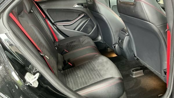 Mercedes-Benz CLA Class Cla 200 D Amg Line Black #9