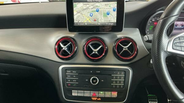 Mercedes-Benz CLA Class Cla 200 D Amg Line Black #11