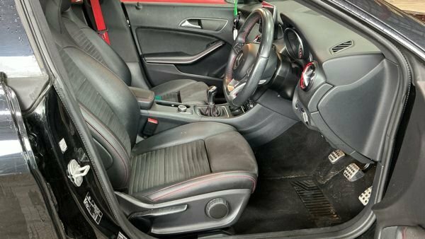 Mercedes-Benz CLA Class Cla 200 D Amg Line Black #10