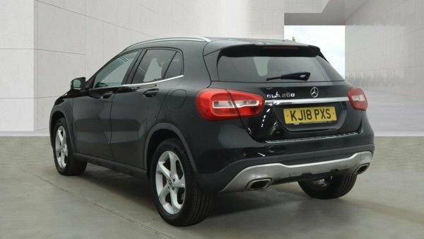 Mercedes-Benz GLA Class 1.6 Gla200 Sport Suv Euro 6 S S Black #3