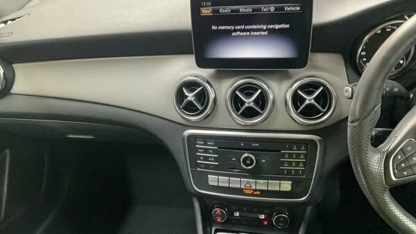 Mercedes-Benz GLA Class Gla 220 Amg Line Premium D 4Matic Black #11