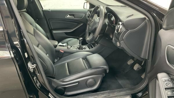 Mercedes-Benz GLA Class Gla 220 Amg Line Premium D 4Matic Black #10