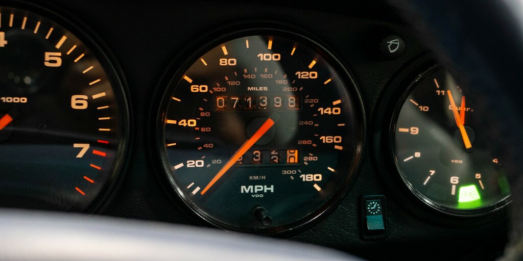 Porsche 911 Carrera Black #30
