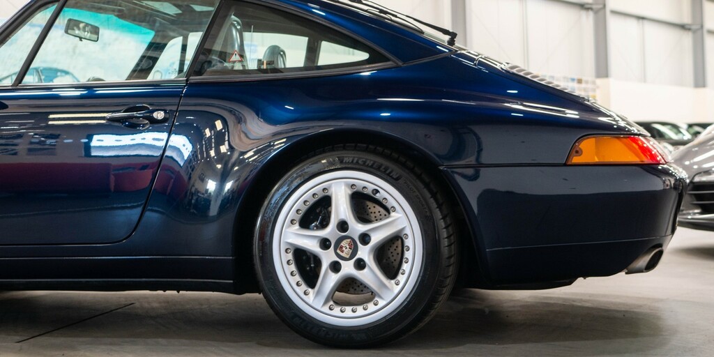 Porsche 911 Carrera Black #8