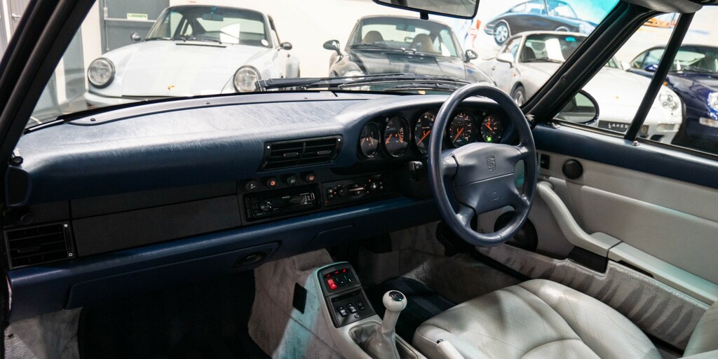 Porsche 911 Carrera Black #17
