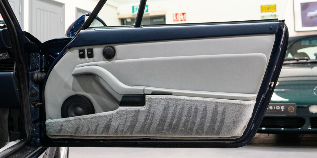 Porsche 911 Carrera Black #25