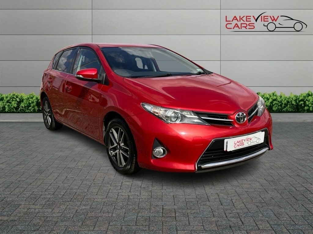 Toyota Auris 1.6L Icon Plus Red