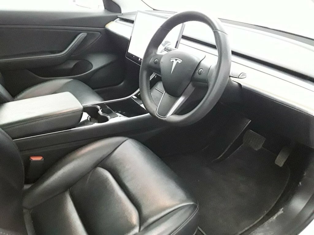 Tesla Model 3 Saloon White #6