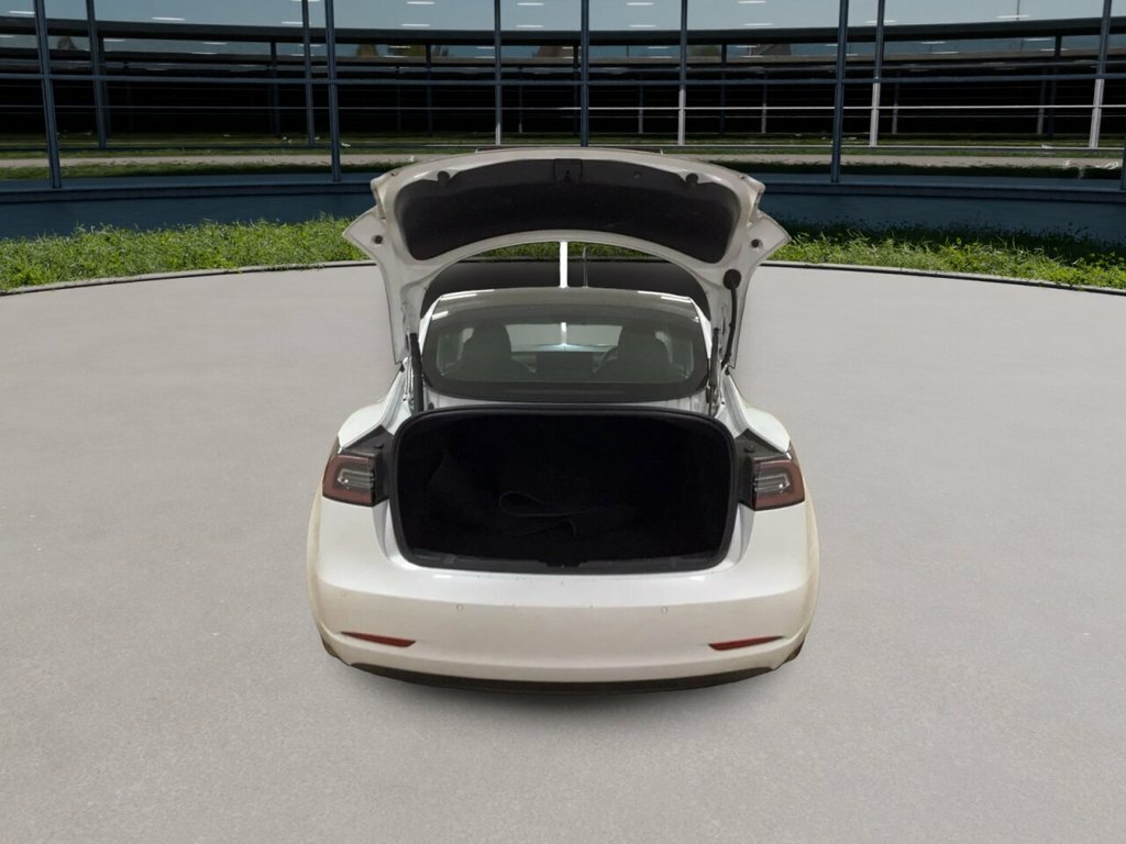 Tesla Model 3 Saloon White #6