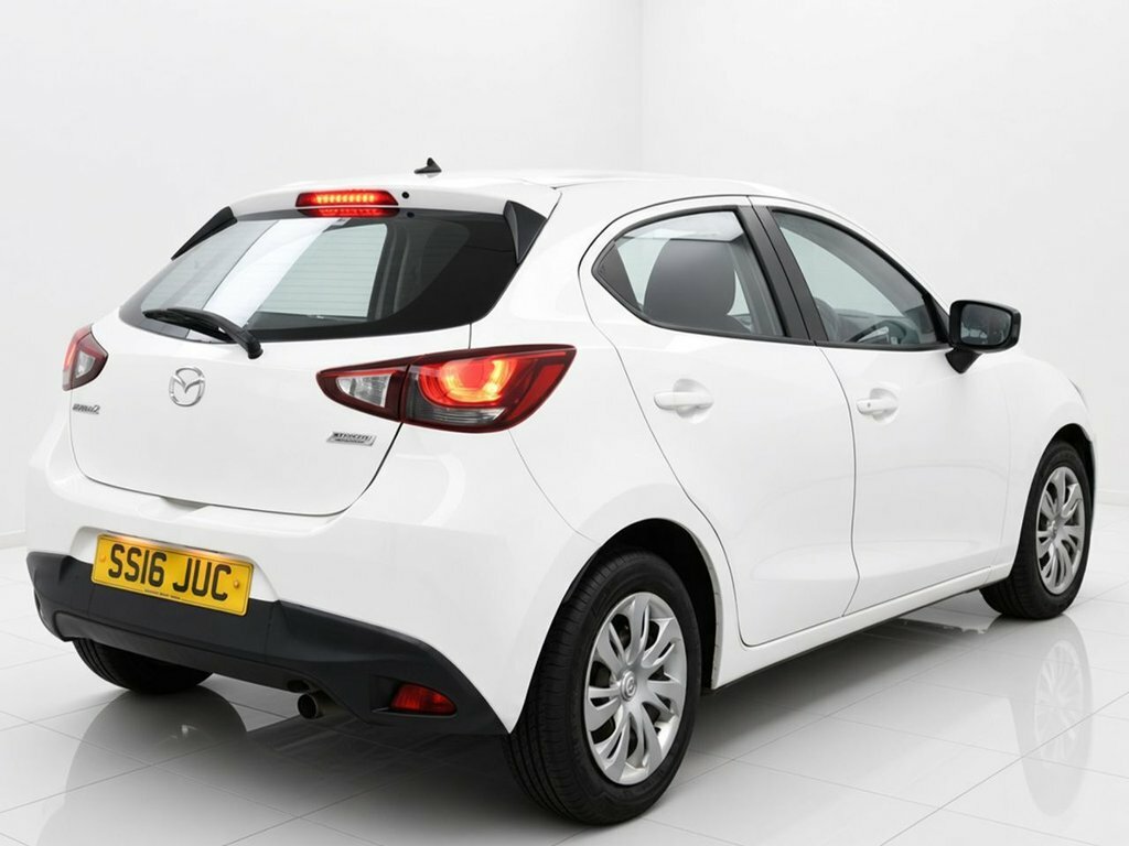 Mazda 2 1.5L Se White #4