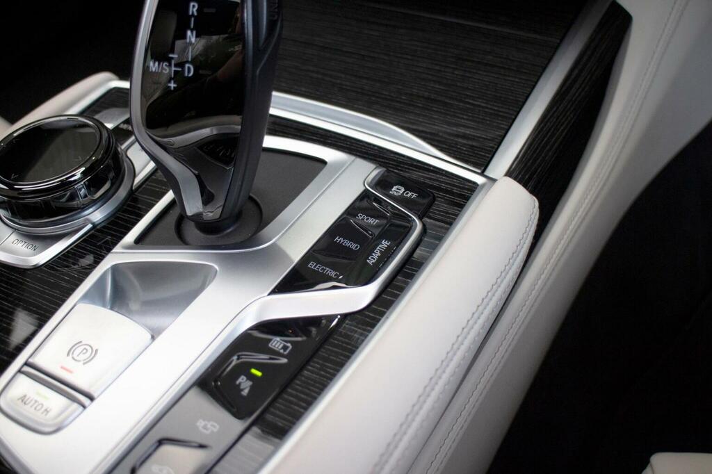 BMW 7 Series 740I 4dr Auto Black #24