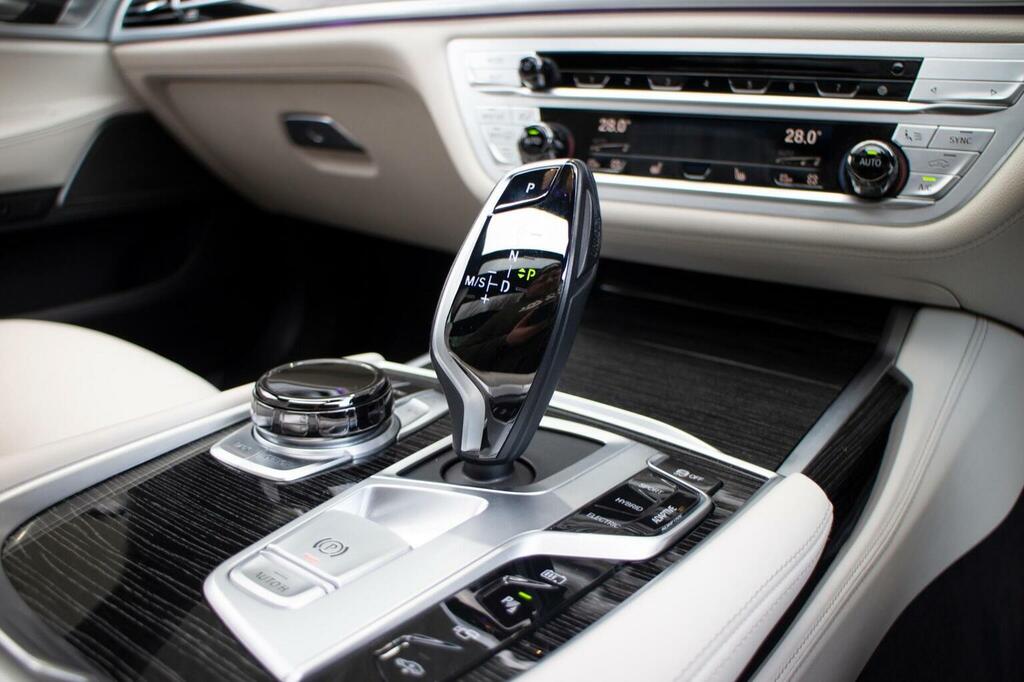 BMW 7 Series 740I 4dr Auto Black #21