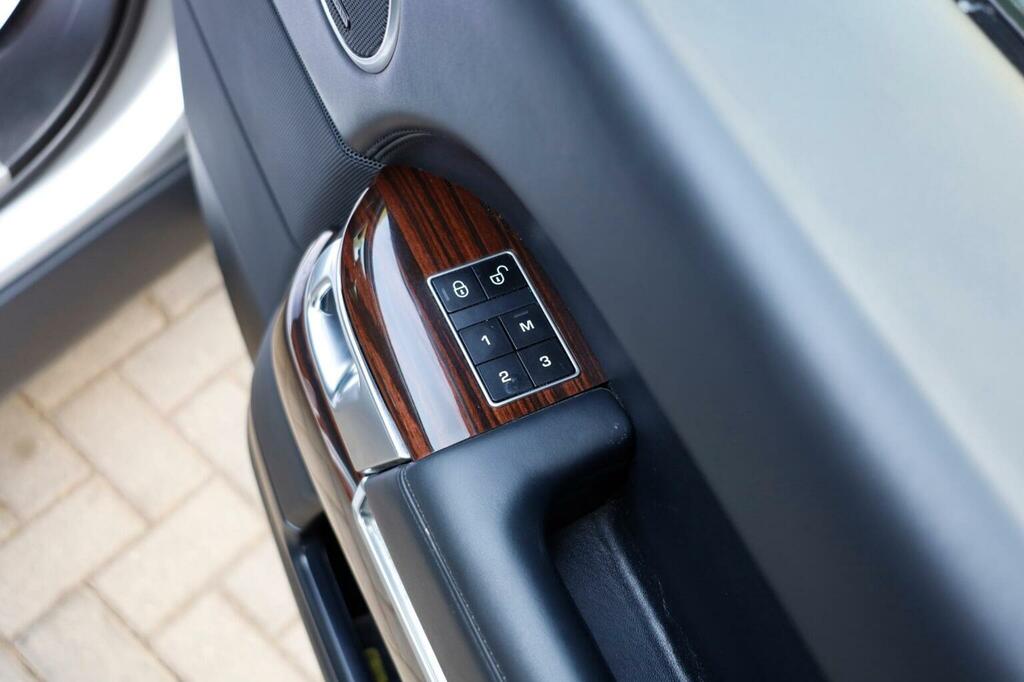 Land Rover Range Rover Vogue Gold #25