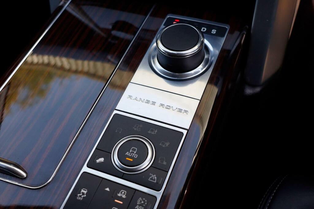 Land Rover Range Rover Vogue Gold #42
