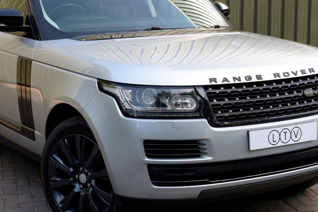 Land Rover Range Rover Vogue Gold #47