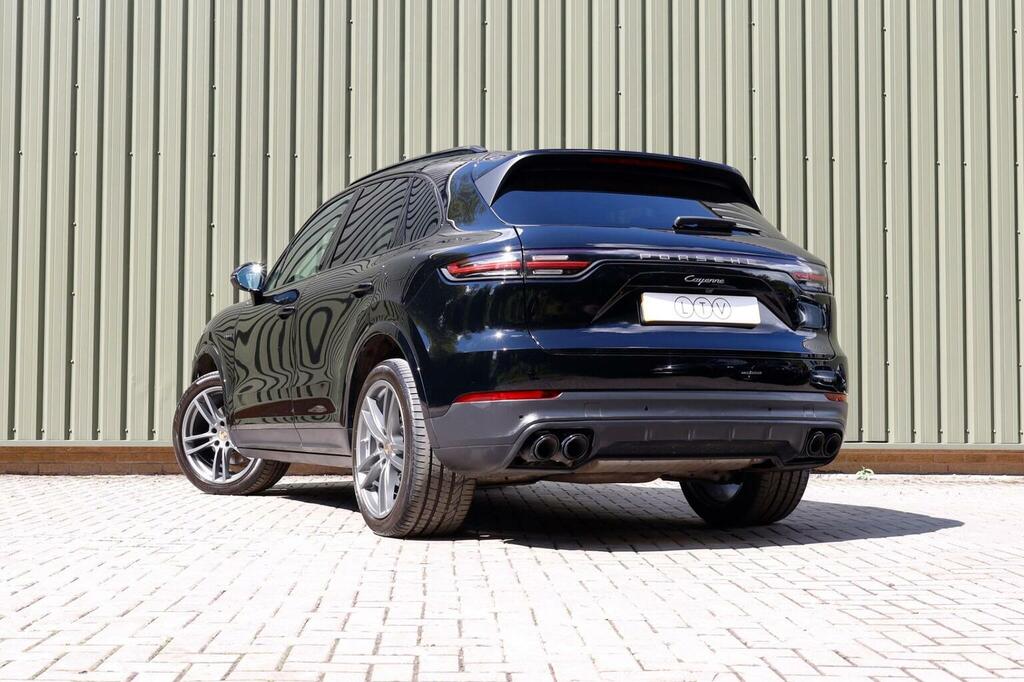 Porsche Cayenne 3.0 V6 E-hybrid 17.9Kwh Platinum Edition Tiptronic Black #5