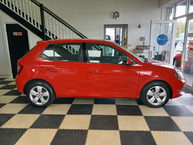 Skoda Fabia Tsi Se Hatchback YY66GGV Red #4