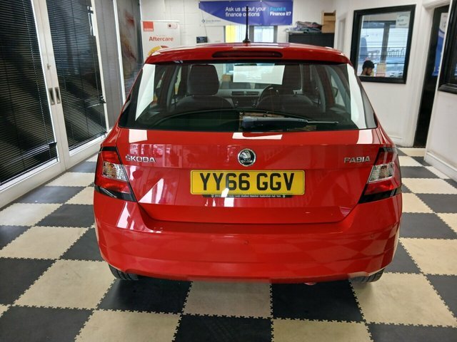 Skoda Fabia Tsi Se Hatchback YY66GGV Red #5