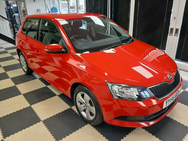 Skoda Fabia Tsi Se Hatchback YY66GGV Red #3