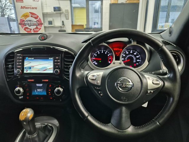 Nissan Juke Tekna Xtronic White #19