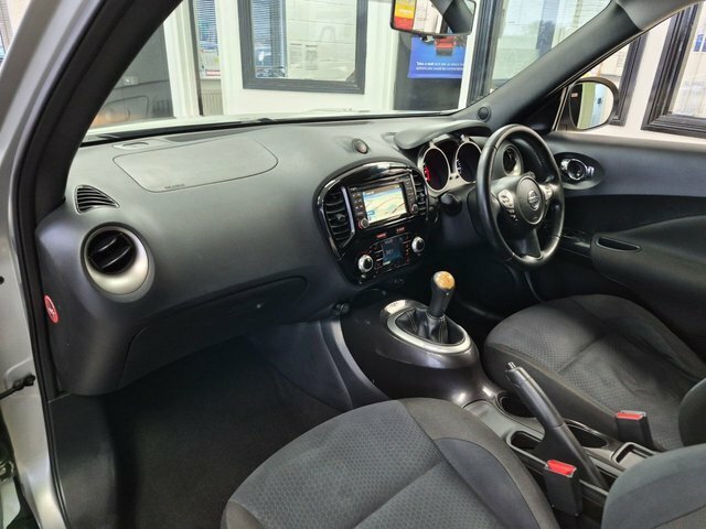 Nissan Juke Tekna Xtronic White #11