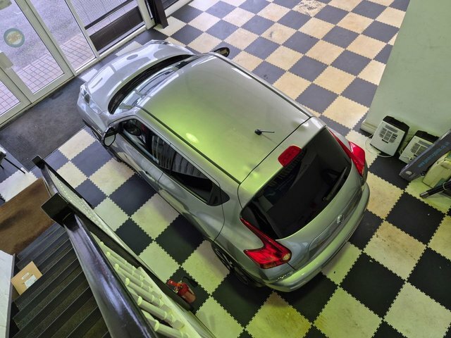 Nissan Juke Tekna Xtronic White #37
