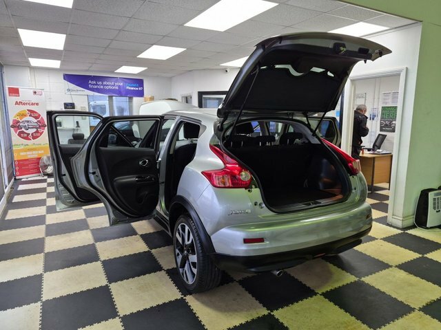 Nissan Juke Tekna Xtronic White #41