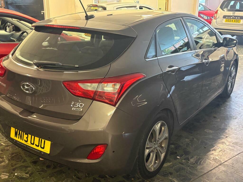Hyundai I30 1.6 Crdi Premium Euro 5 Brown #5
