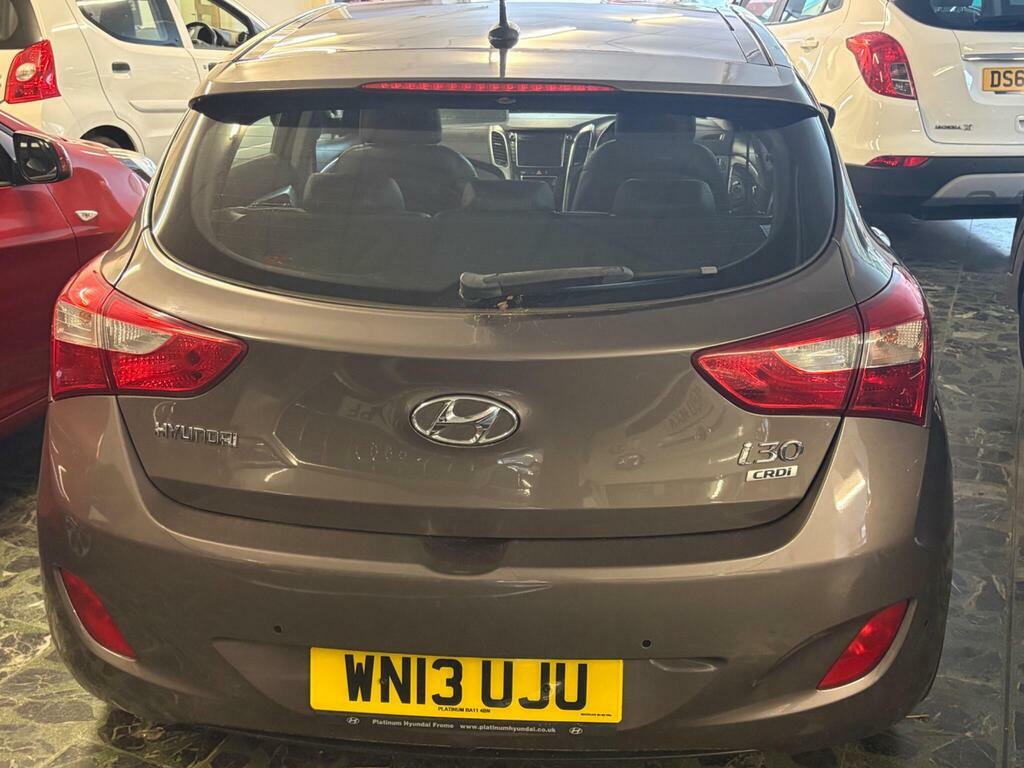 Hyundai I30 1.6 Crdi Premium Euro 5 Brown #4