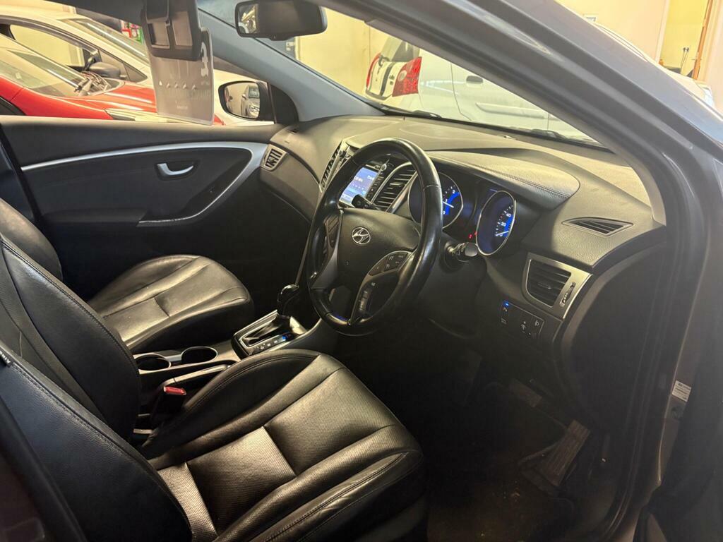 Hyundai I30 1.6 Crdi Premium Euro 5 Brown #6