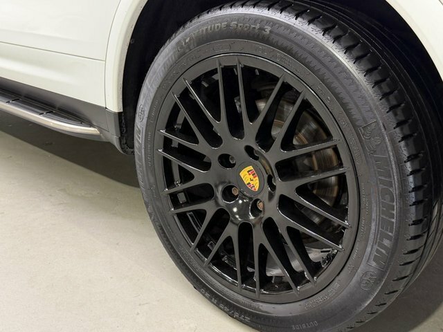 Porsche Cayenne D V6 Platinum Edition Black #68