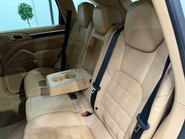 Porsche Cayenne D V6 Platinum Edition Black #64