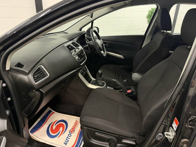 Suzuki SX4 S Cross Hatchback Black #33