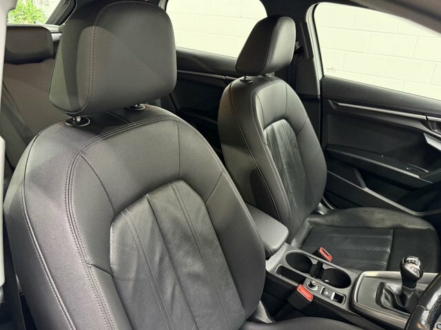 Audi A3 1.0 Tfsi 30 Sport Sportback Euro White #4