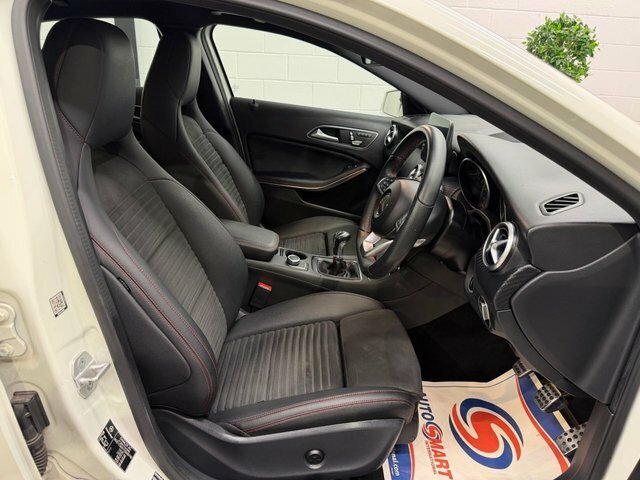Mercedes-Benz A Class 1.6 A160 Amg Line Premium Plus Hatchback Pet White #4