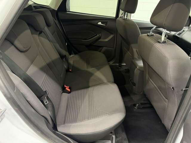 Ford Focus 1.0T Ecoboost Titanium Hatchback White #2