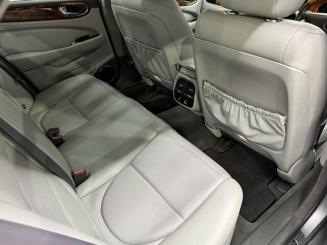 Jaguar XJ 3.0 Se Silver #7