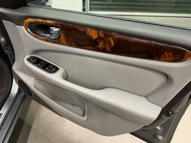 Jaguar XJ 3.0 Se Silver #21