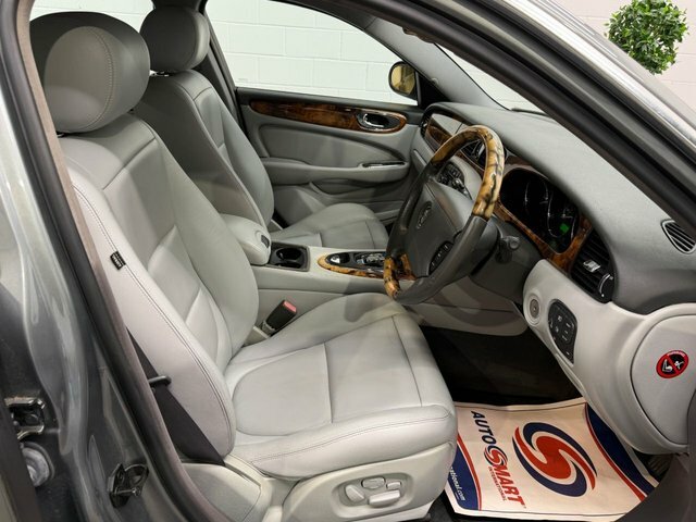 Jaguar XJ 3.0 Se Saloon 249 G Km 240 B Grey #2