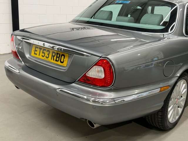 Jaguar XJ 3.0 Se Silver #13