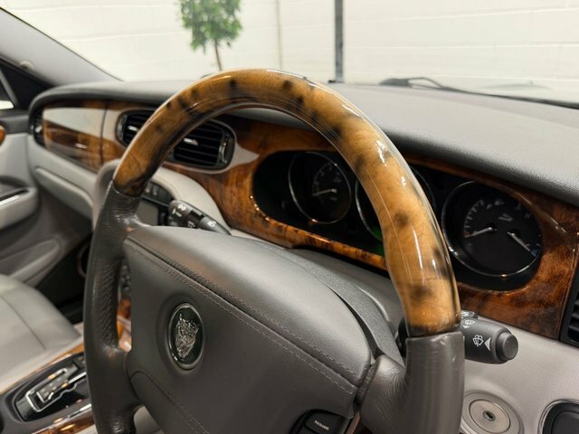Jaguar XJ 3.0 Se Silver #9
