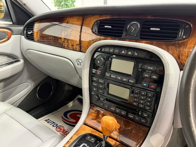 Jaguar XJ 3.0 Se Silver #29