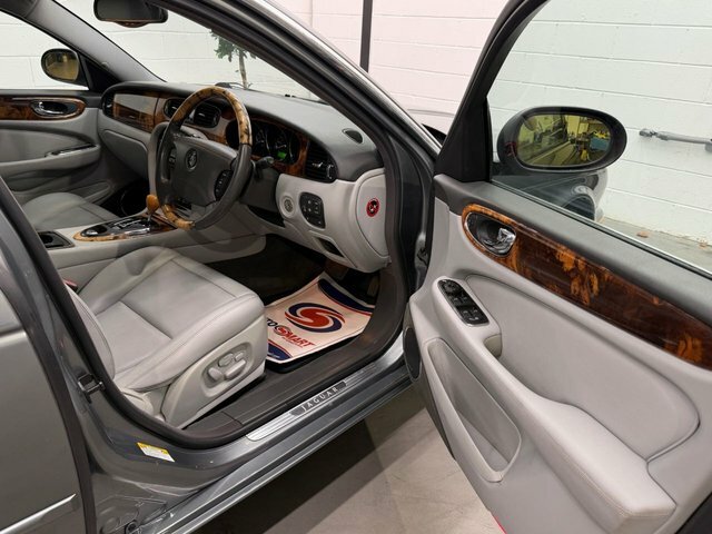 Jaguar XJ 3.0 Se Silver #19