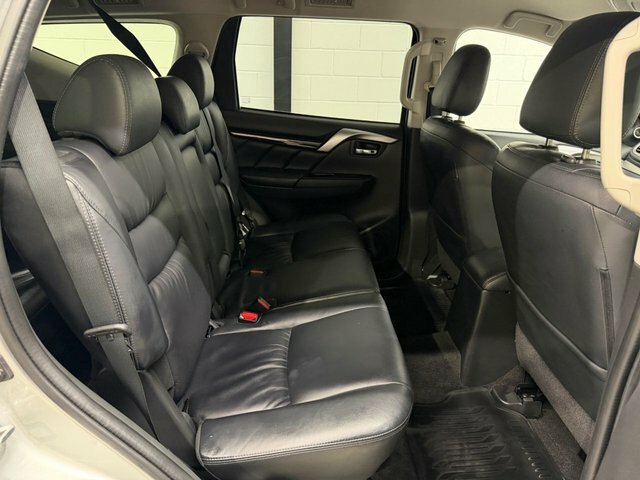 Mitsubishi Shogun Sport 2.4D 4 Suv 4Wd Euro 6 181 Ps Silver #4